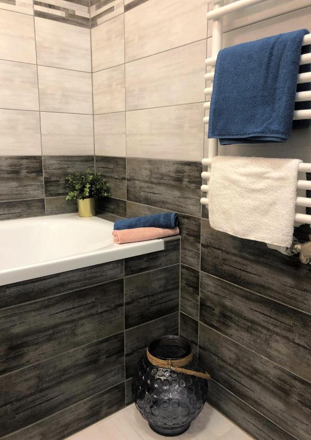 Glamour Apartman Таполца Екстериор снимка