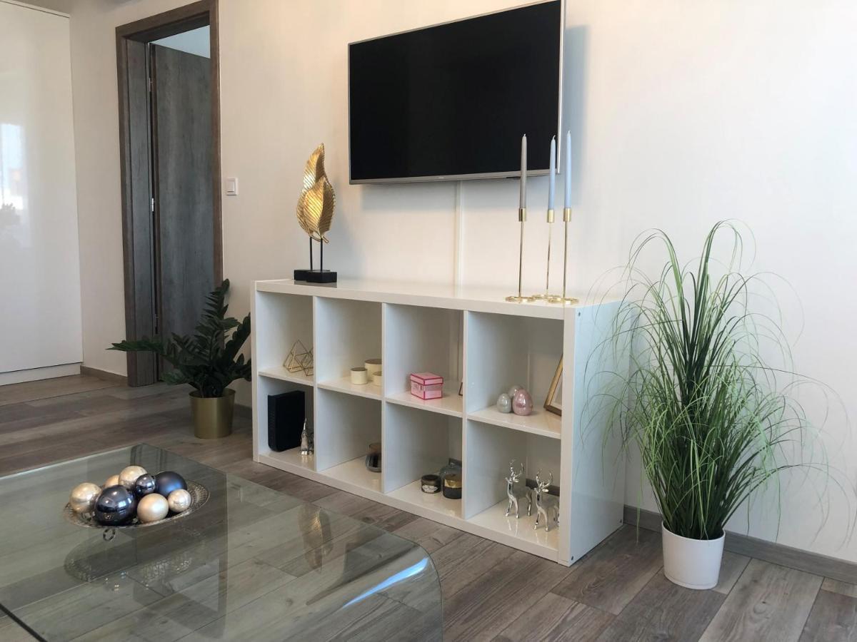Glamour Apartman Таполца Екстериор снимка